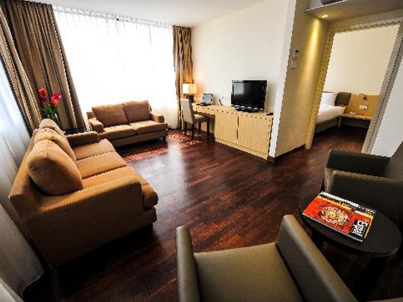 Rocana Hotel Kuantan Eksteriør billede